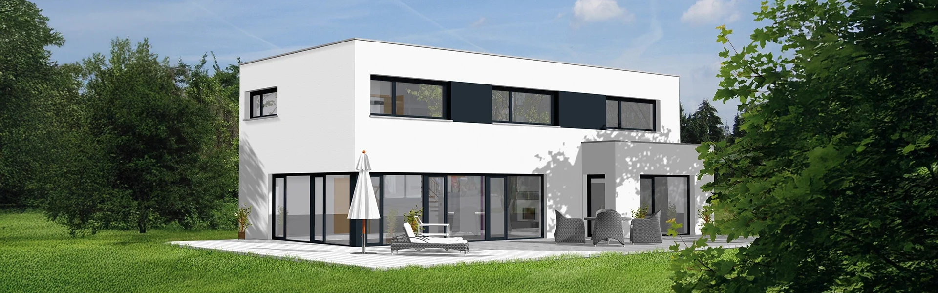 Moderne weiße Villa mit Terrasse.