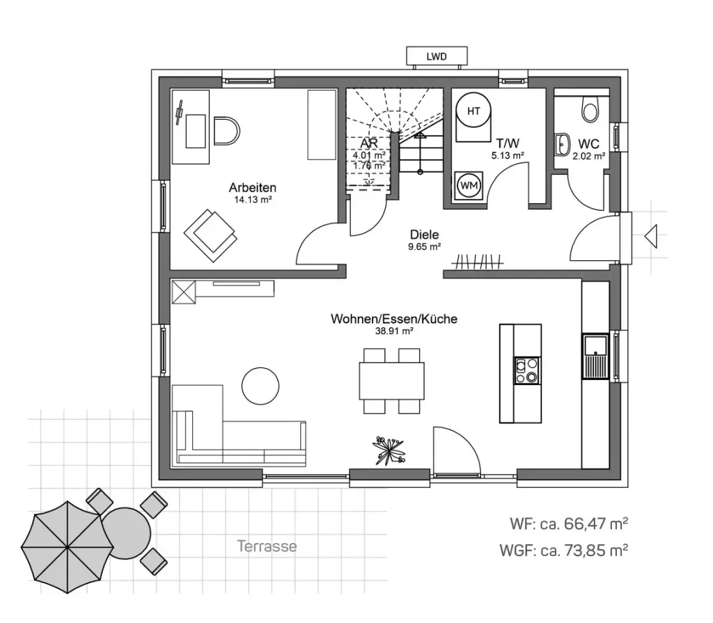 Grundriss eines Hauses mit Terrasse und Zimmeraufteilung.